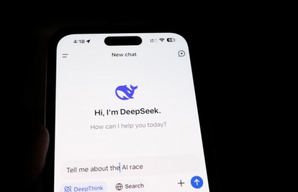 两台苹果跑满血DeAI搜索引擎epSeek！512G大内存真AI PC来了